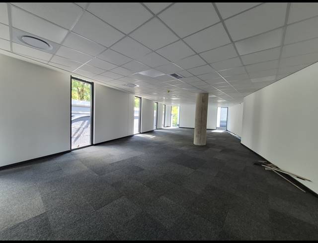 1,600M² OFFICE TO LET IN SANDTON CENTRAL